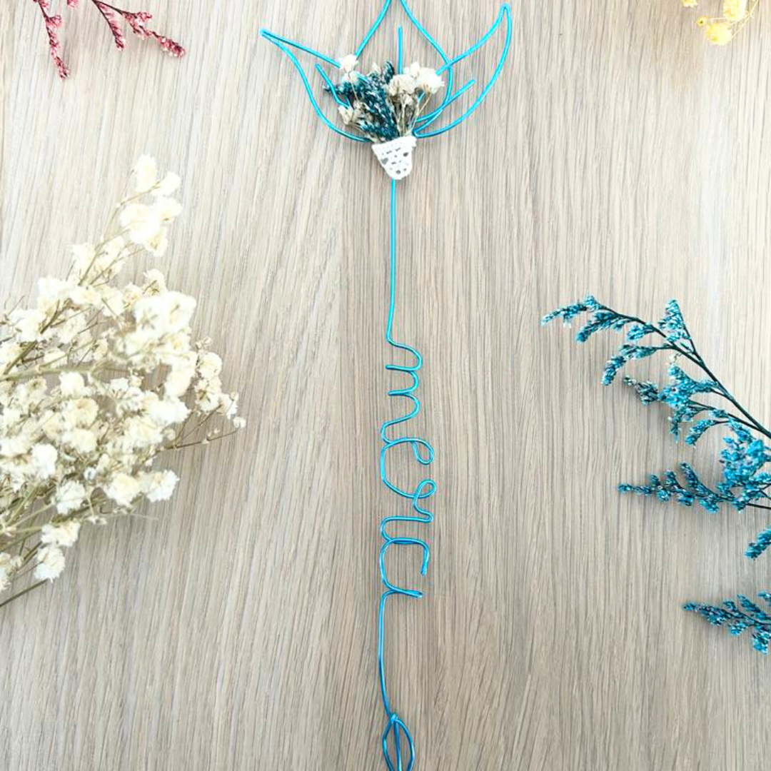 Marque-Page Personnalisé en Fleurs Séchées & Fil Métal - Cadeau Fête des Mères