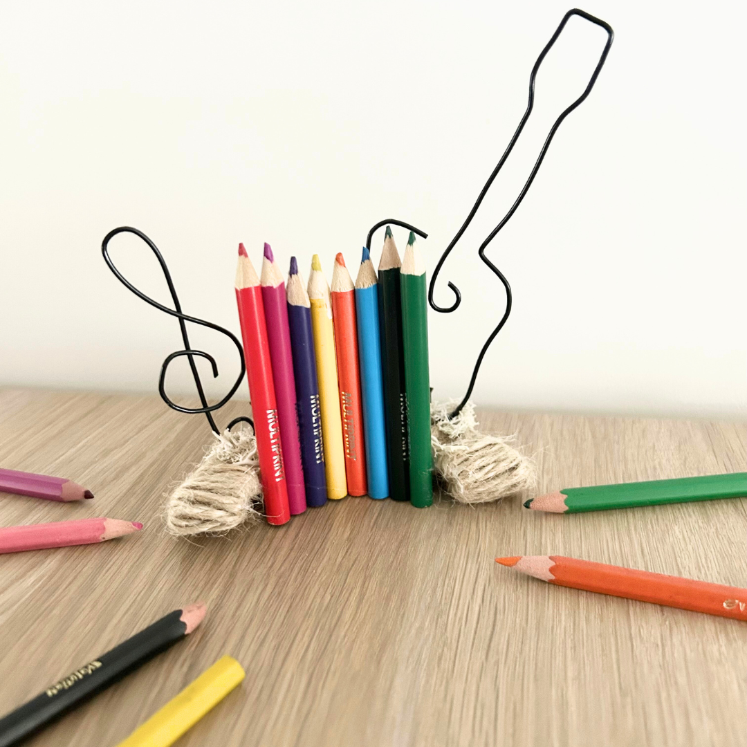 Décoration de Table Mariage – Crayons "Merci" Thème Musique – Pièce Artisanale Personnalisable