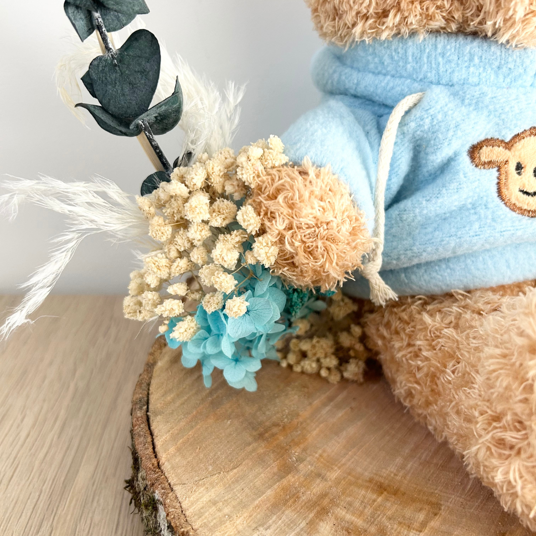 Centre de table en bois avec ourson et fleurs séchées personnalisables – Idéal pour baptême & anniversaire