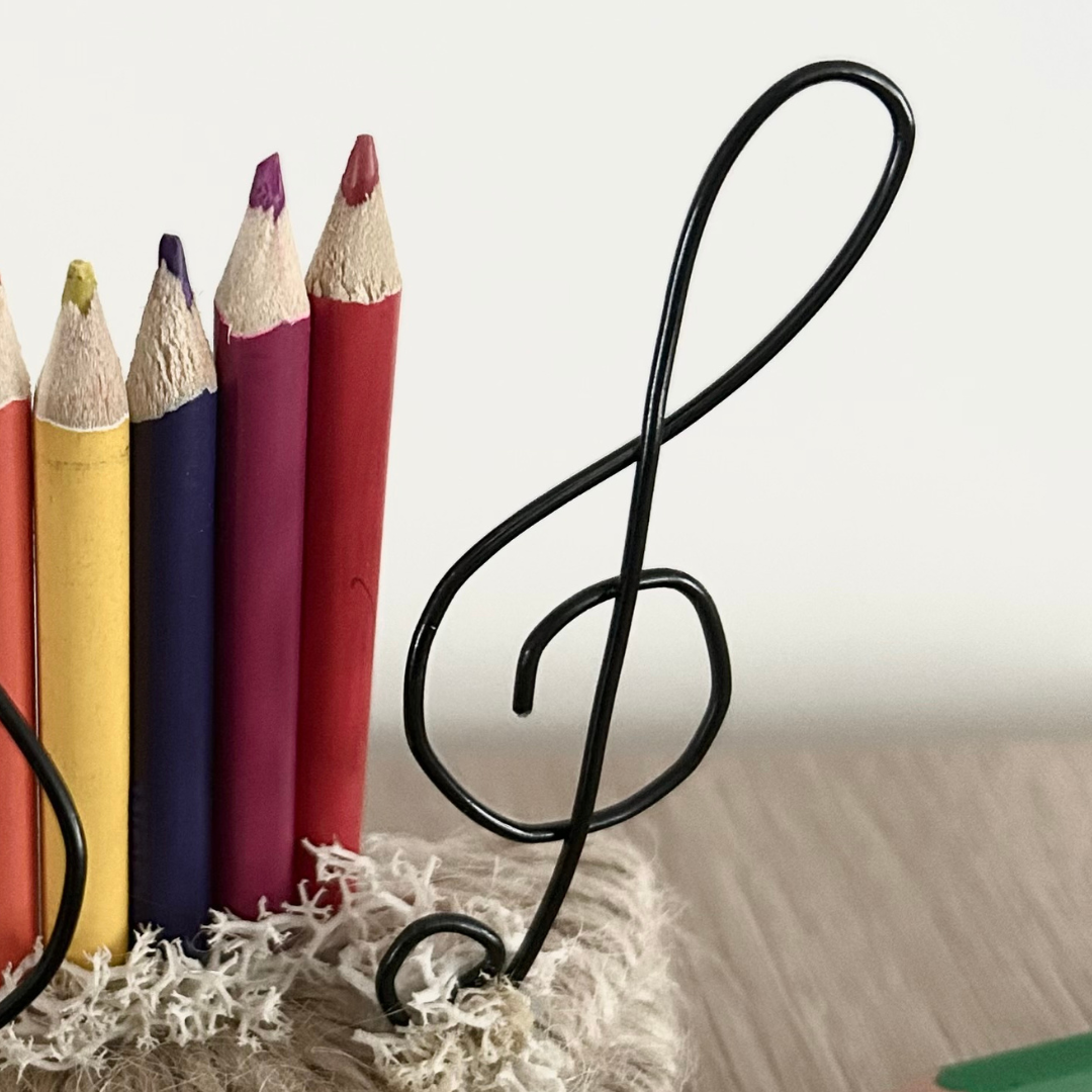Décoration de Table Mariage – Crayons "Merci" Thème Musique – Pièce Artisanale Personnalisable