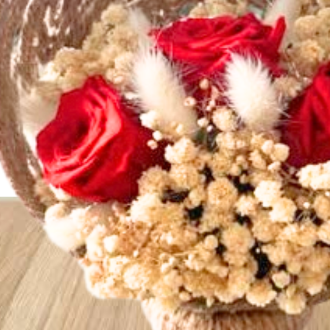 Composition Florale en Roses Éternelles & Fleurs Séchées – Le Cadeau Parfait pour le Plaisir d’Offrir