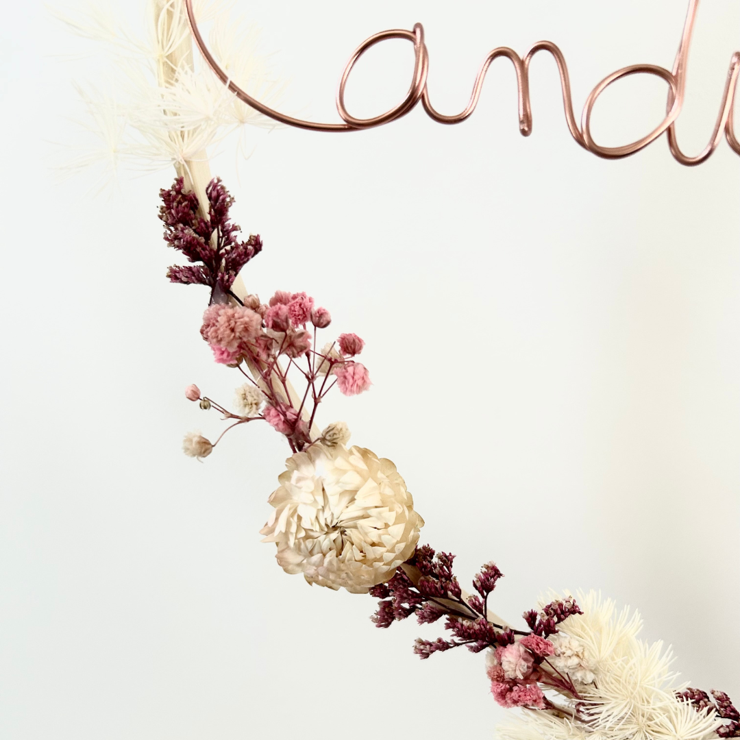 Suspension florale personnalisée - Une création unique, douce et poétique pour votre mariage