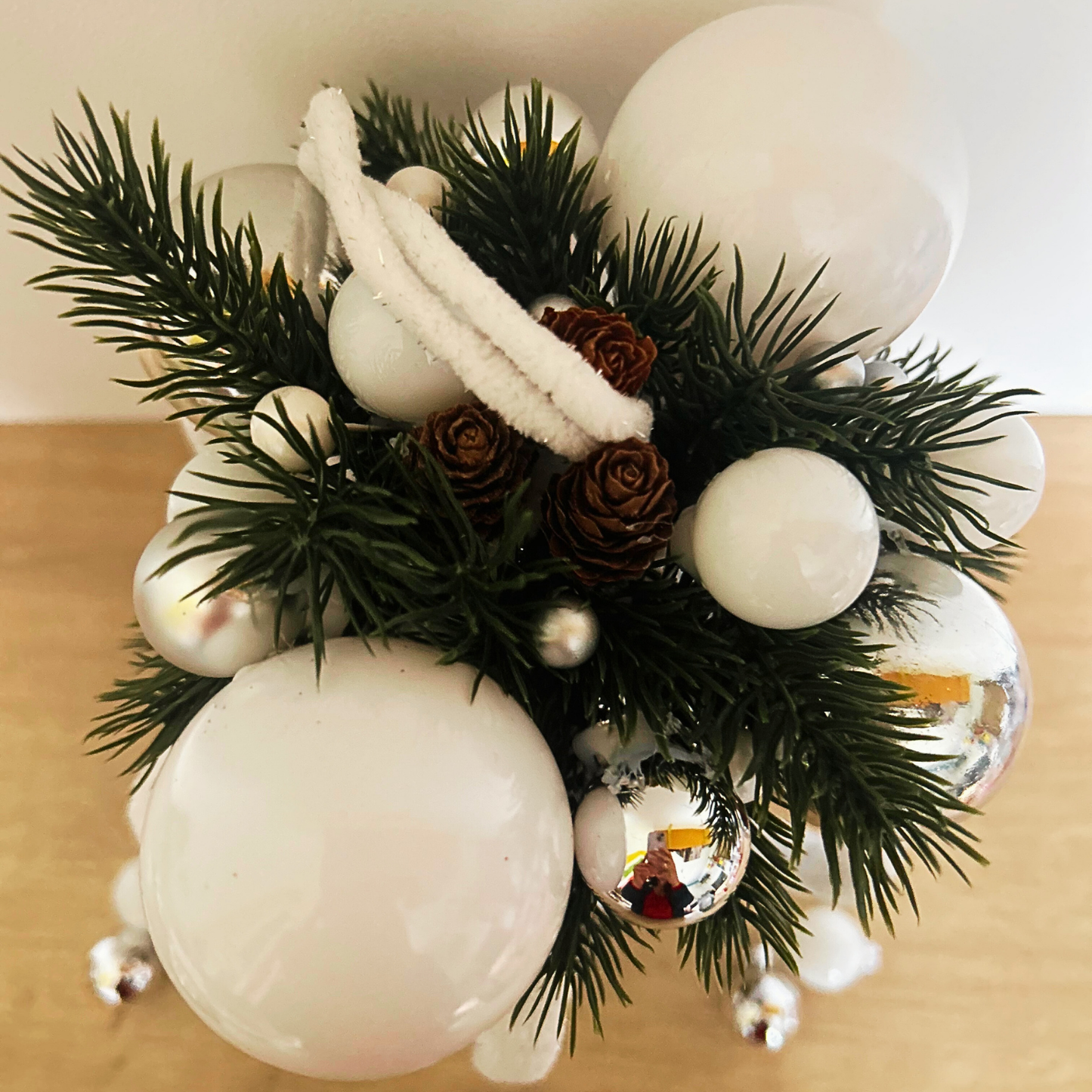 Grande Boule de Noël Lumineuse – Création Artisanale en Bambou et Jute