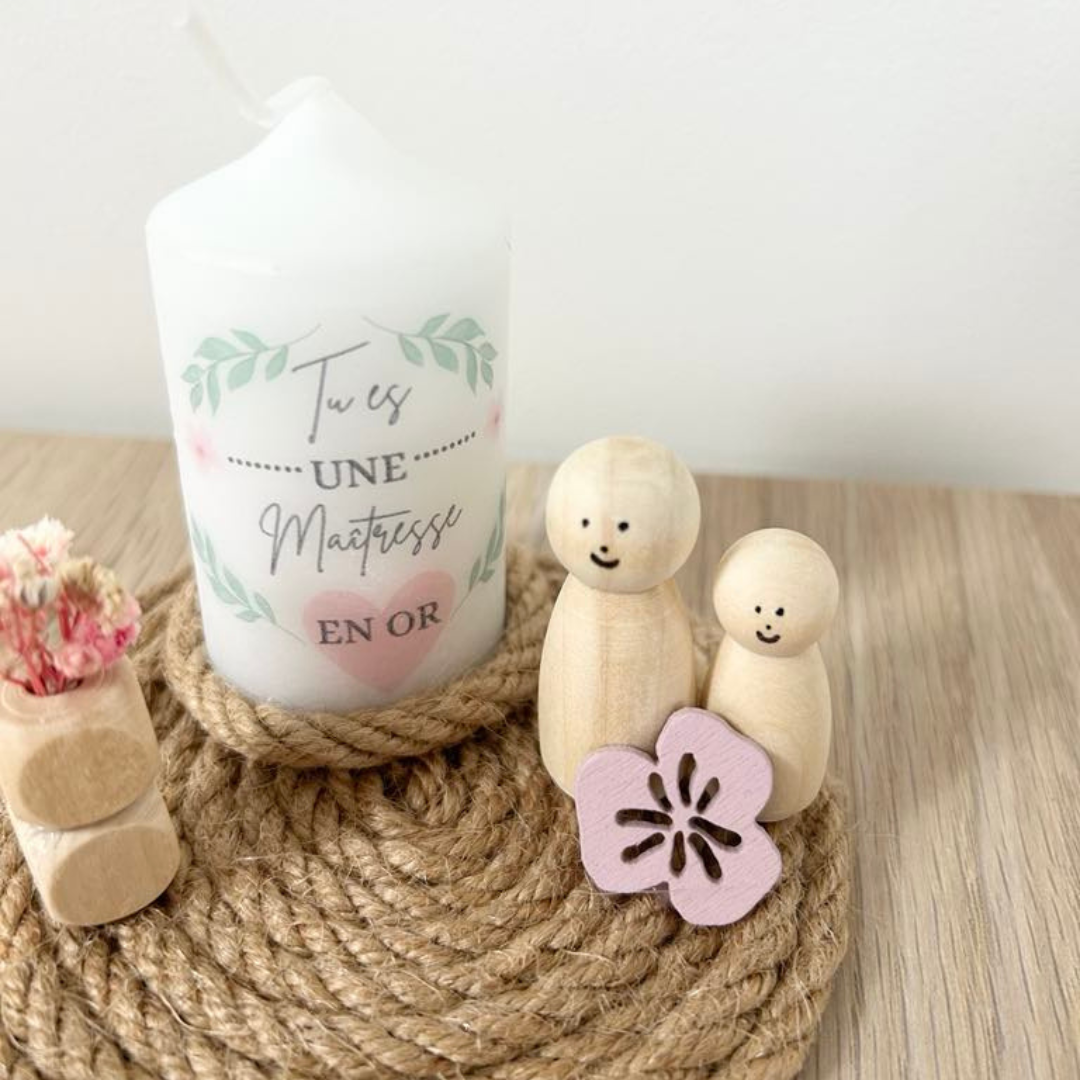 Cadeau personnalisé fin d’année – Bougie & décor artisanal pour Maîtresse, Nounou ou ATSEM