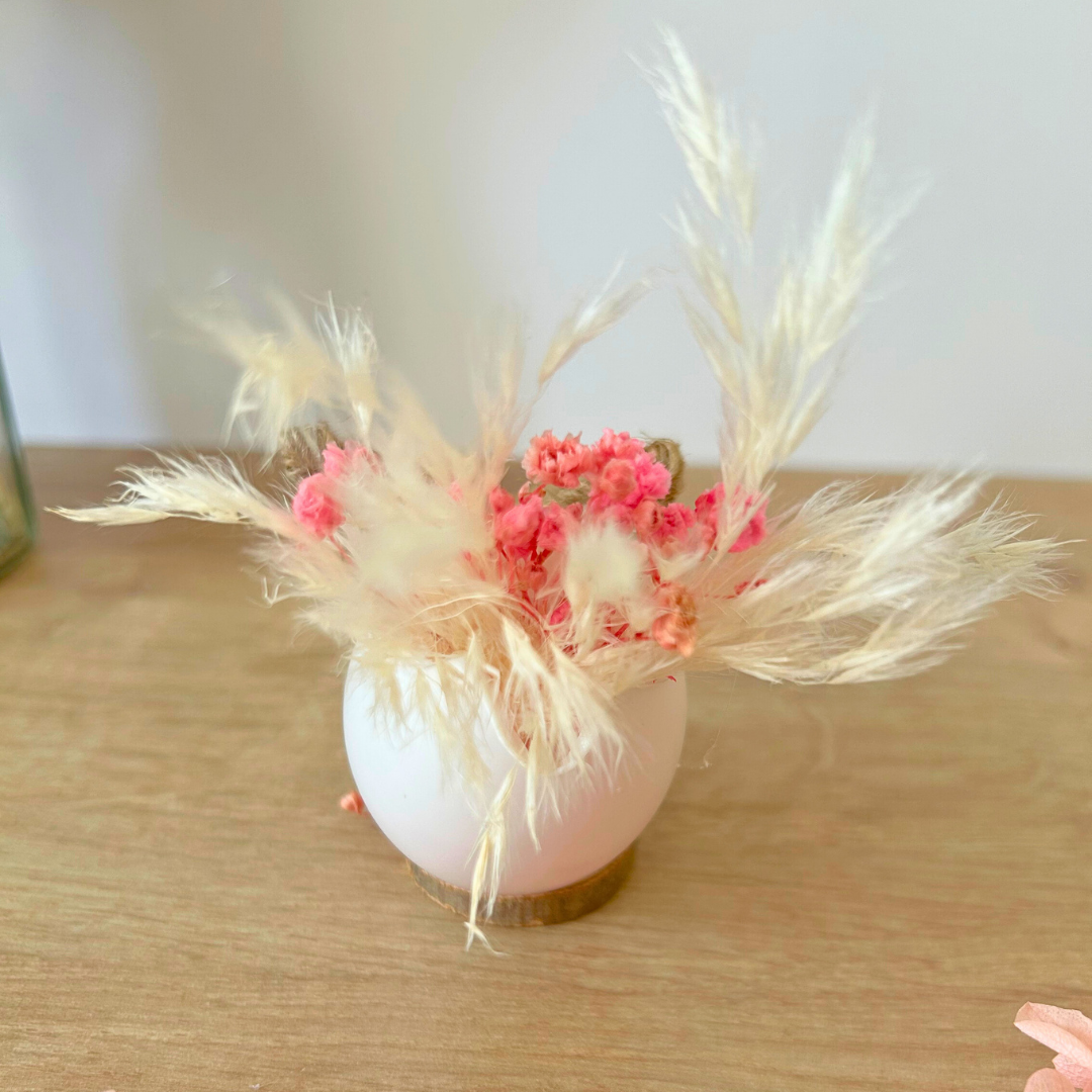 Décoration de table pâques – Lapin en bois avec fleurs séchées