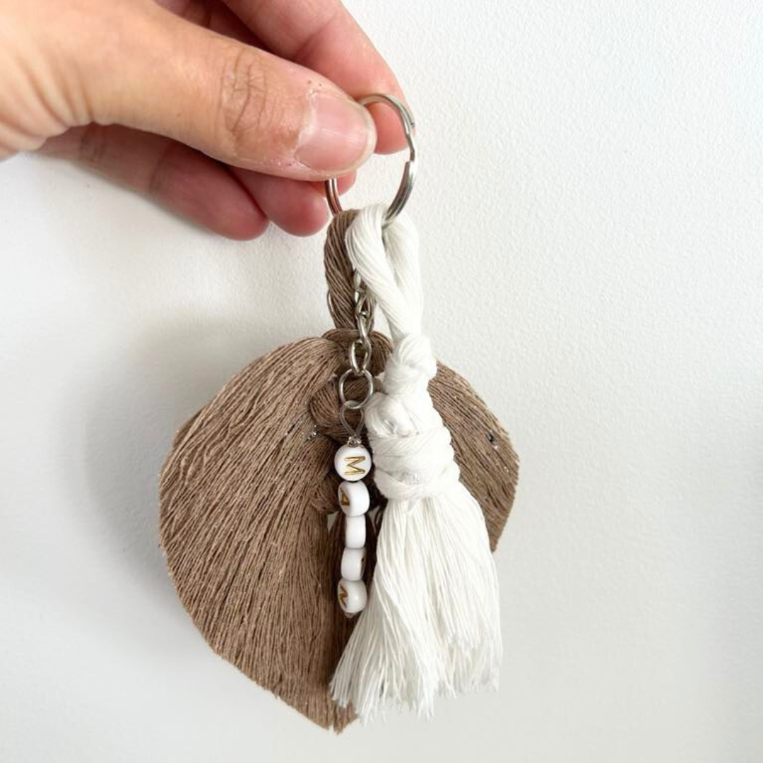 Porte-Clé Macramé Personnalisé – Cadeau Invités de Baptême Original & Bohème