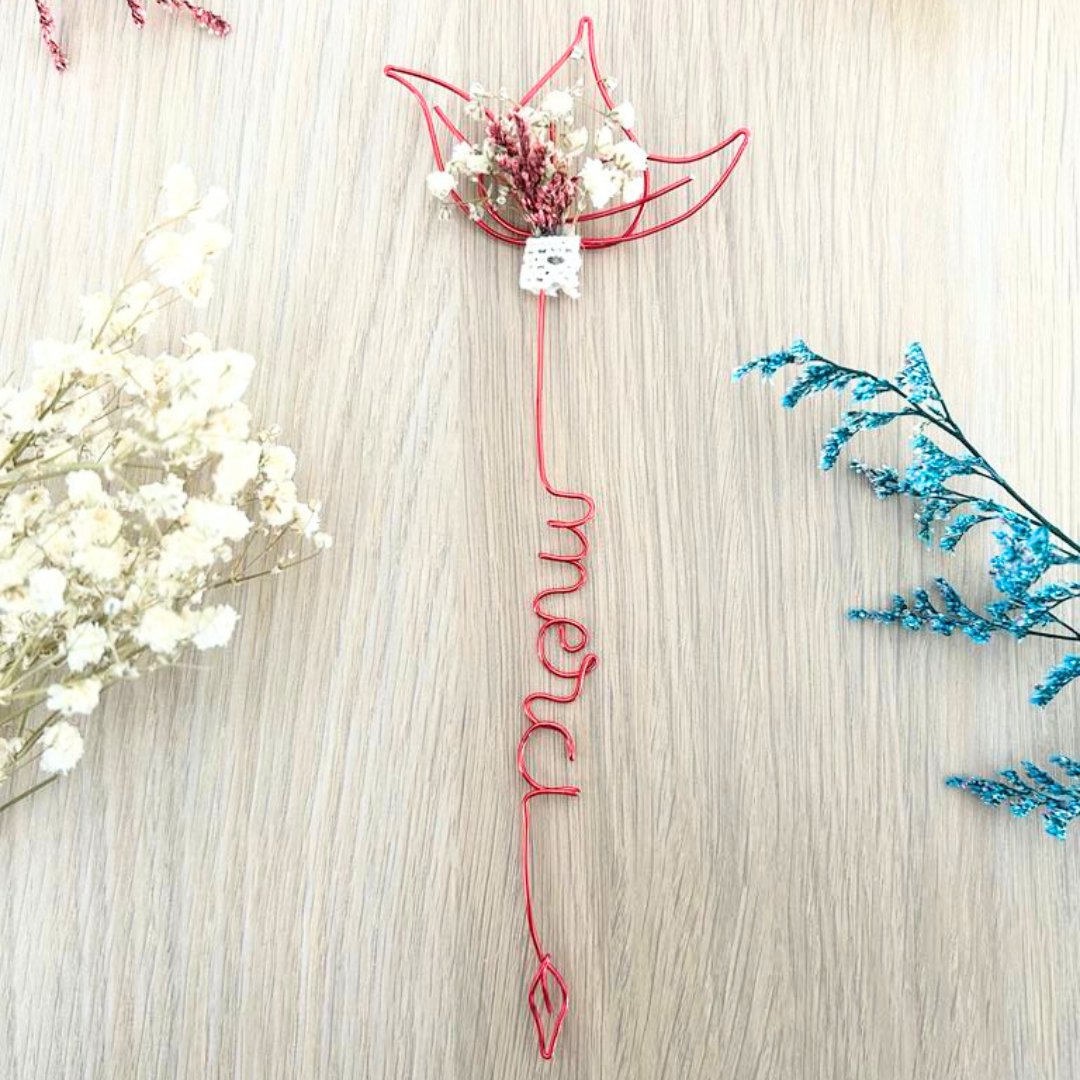 Marque-Page Fleurs Séchées Personnalisé – Fil Métal & Message au Choix – 20 à 25 cm