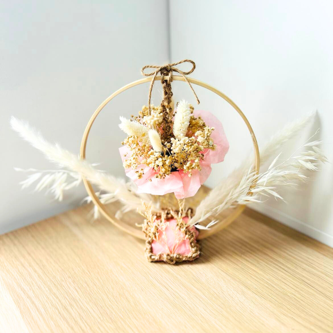 Composition florale panier personnalisé – Centre de table pour anniversaire