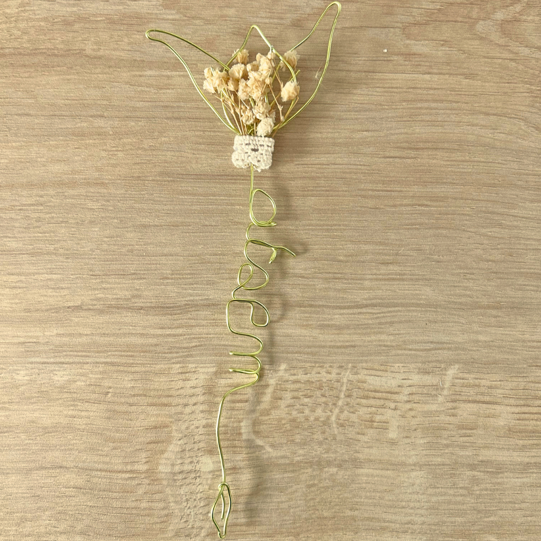Marque-page personnalisé avec prénom et fleurs séchées – cadeau maîtresse, ATSEM ou nounou
