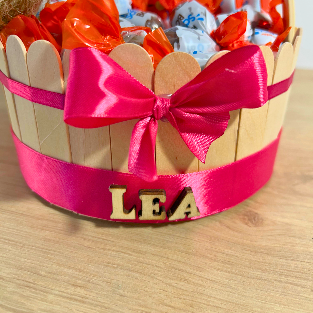 Panier de Pâques garni – chocolats & lapin personnalisable