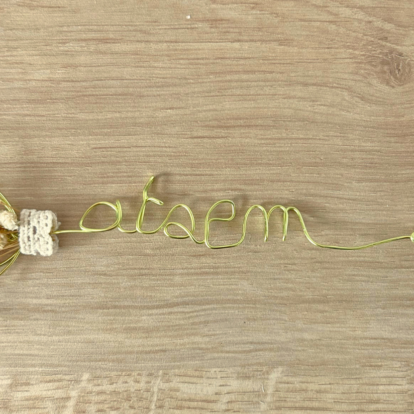 Marque-page personnalisé avec prénom et fleurs séchées – cadeau maîtresse, ATSEM ou nounou