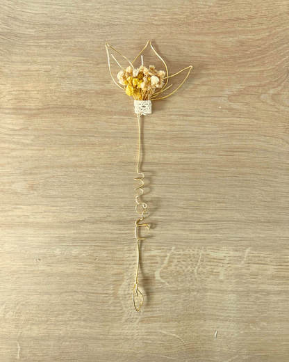 Marque-page personnalisé avec prénom et fleurs séchées – cadeau maîtresse, ATSEM ou nounou