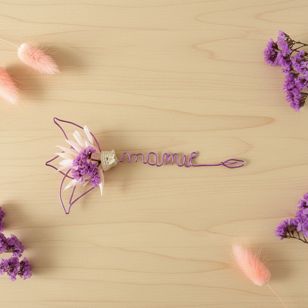 Marque-Page Personnalisé en Fleurs Séchées & Fil Métal - Cadeau Fête des Grand-Mères