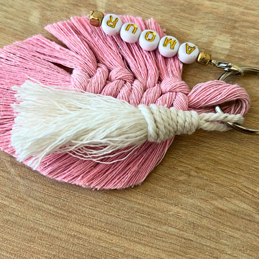 Porte-clé personnalisé macramé – cadeau Saint-Valentin prénom