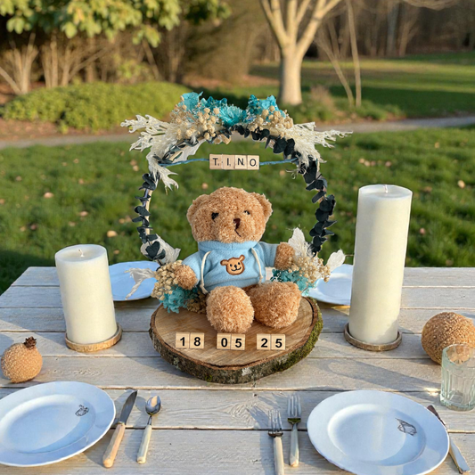 Centre de Table & Déco Personnalisée – Ourson, Bois & Fleurs Séchées – Cadeau Unique à Offrir