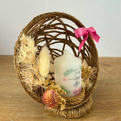 Composition florale personnalisée avec bougie – Cadeau maîtresse, nounou, ATSEM fin d’année