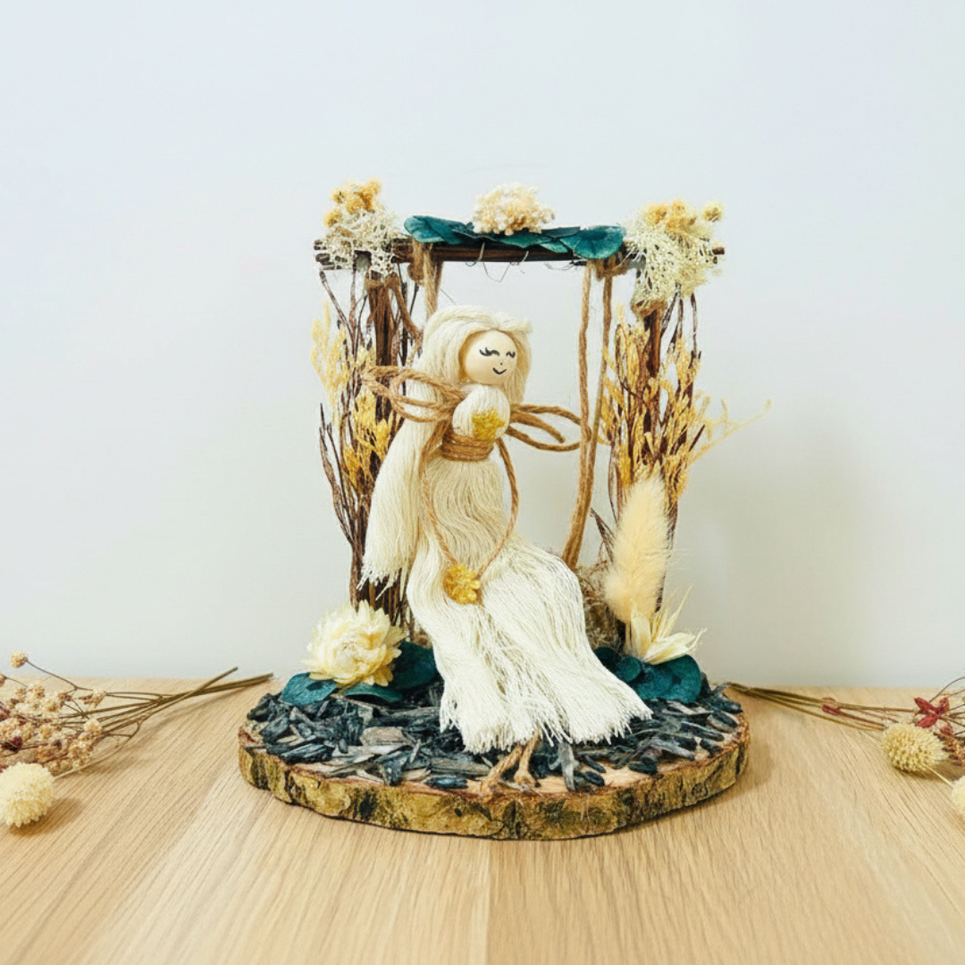 Fée Lumineuse Personnalisée sur Balançoire – Cadeau Poétique à Offrir