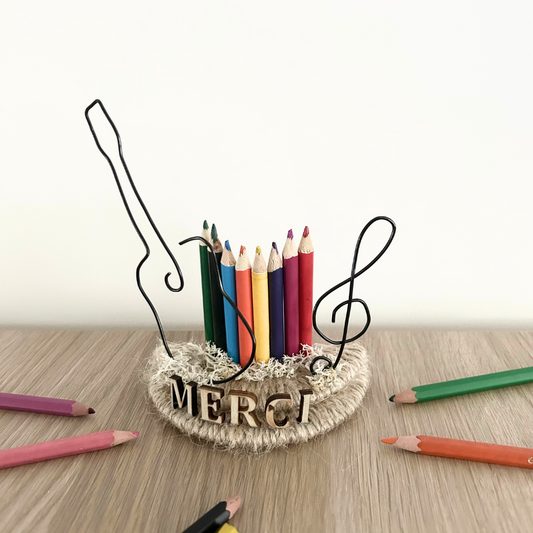 Décoration de Table Mariage – Crayons "Merci" Thème Musique – Pièce Artisanale Personnalisable