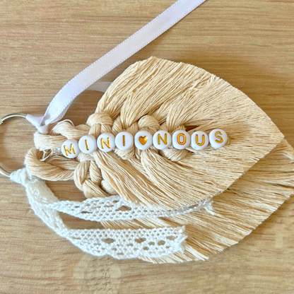 Porte-clés personnalisé macramé avec prénom – Annonce grossesse originale