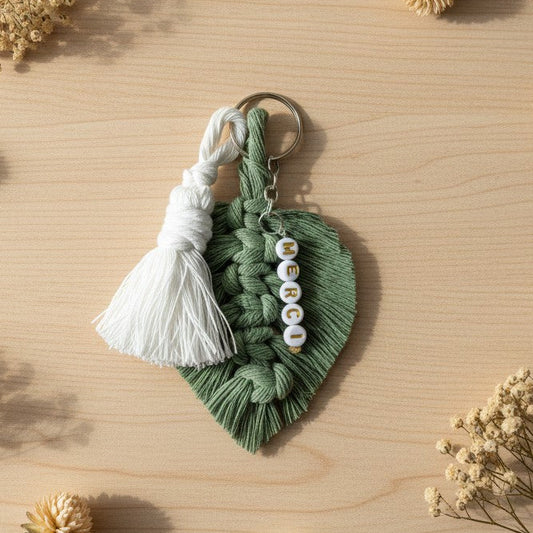 Porte-clé personnalisé macramé – cadeau invités baptême avec prénom