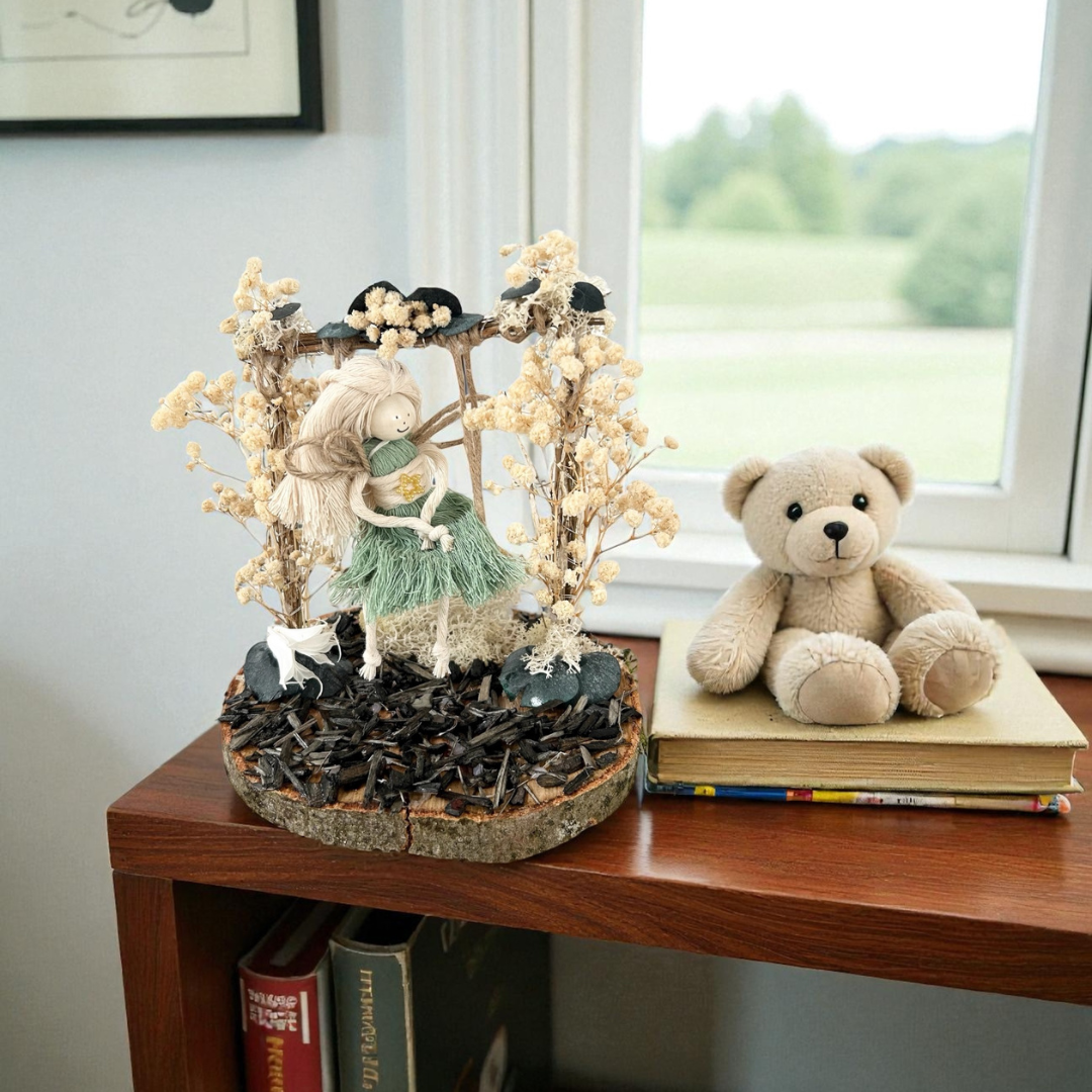 Fée Lumineuse Personnalisée sur Balançoire – Cadeau Poétique à Offrir