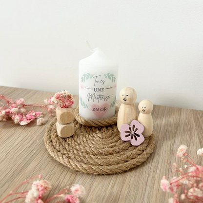 Décoration personnalisée avec bougie – Cadeau maîtresse, ATSEM ou nounou