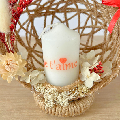 Composition florale personnalisée avec bougie – Cadeau Saint-Valentin romantique