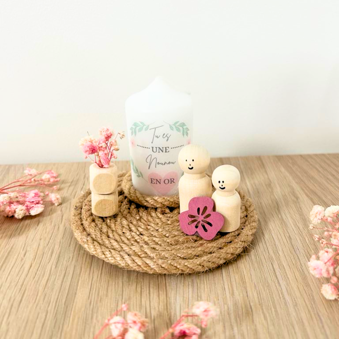 Bougeoir Personnalisé avec Bougie & Fleurs Séchées – Cadeau de Fin d’Année pour Maîtresse, Maître, ATSEM