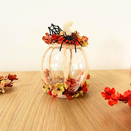 Citrouille Décorative avec Fleurs Artificielles – Boule en Plastique 12.5 x 8 cm