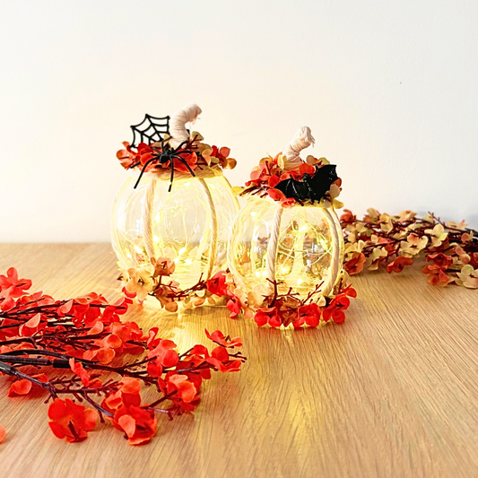 Citrouille Lumineuse Halloween – Décoration de Table avec Fleurs Artificielles