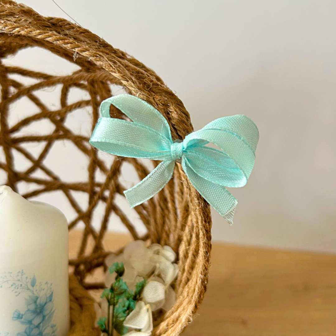 Centre de table baptême personnalisé avec bougie – décoration douce et fait main