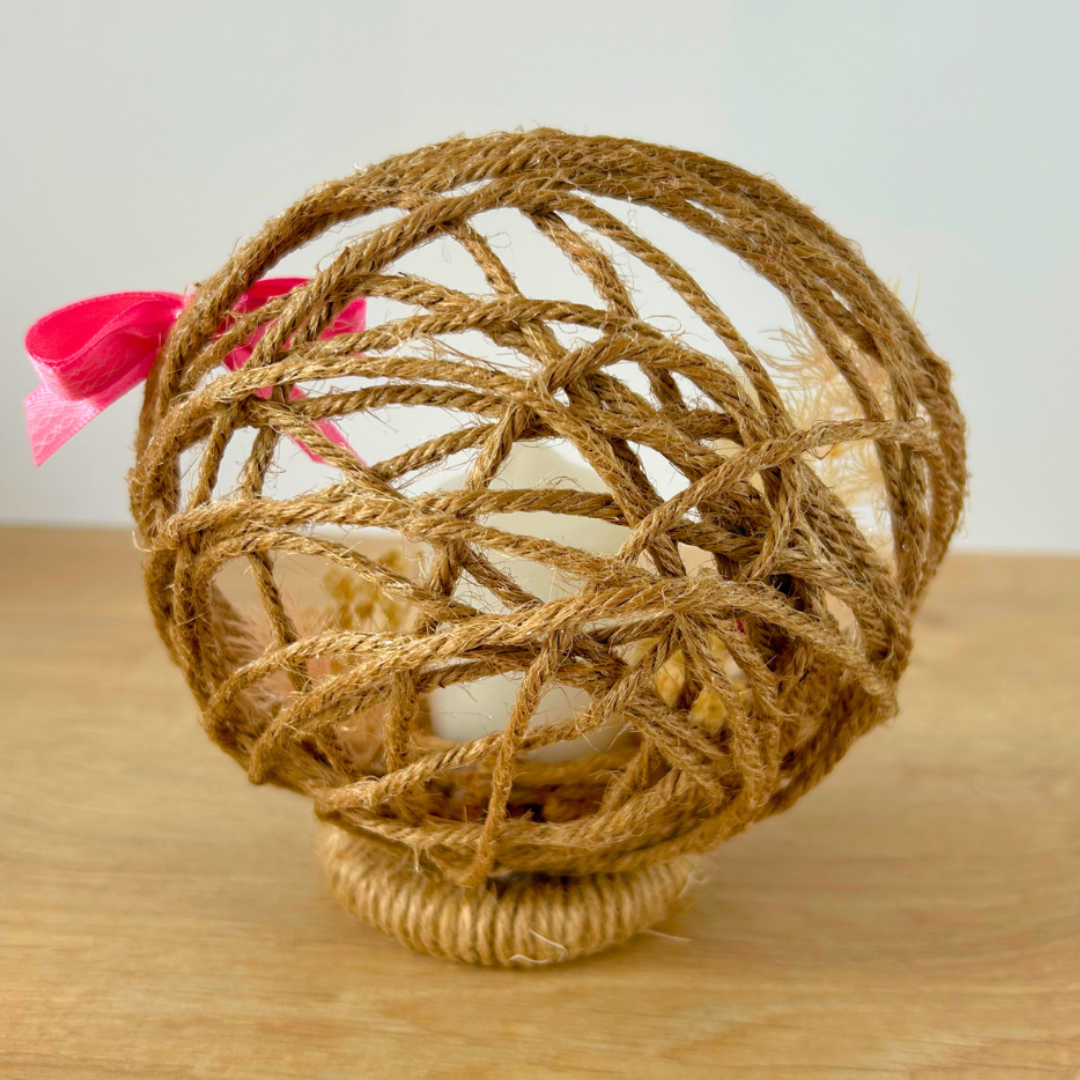 Composition florale personnalisée avec bougie – Cadeau maîtresse, nounou, ATSEM fin d’année