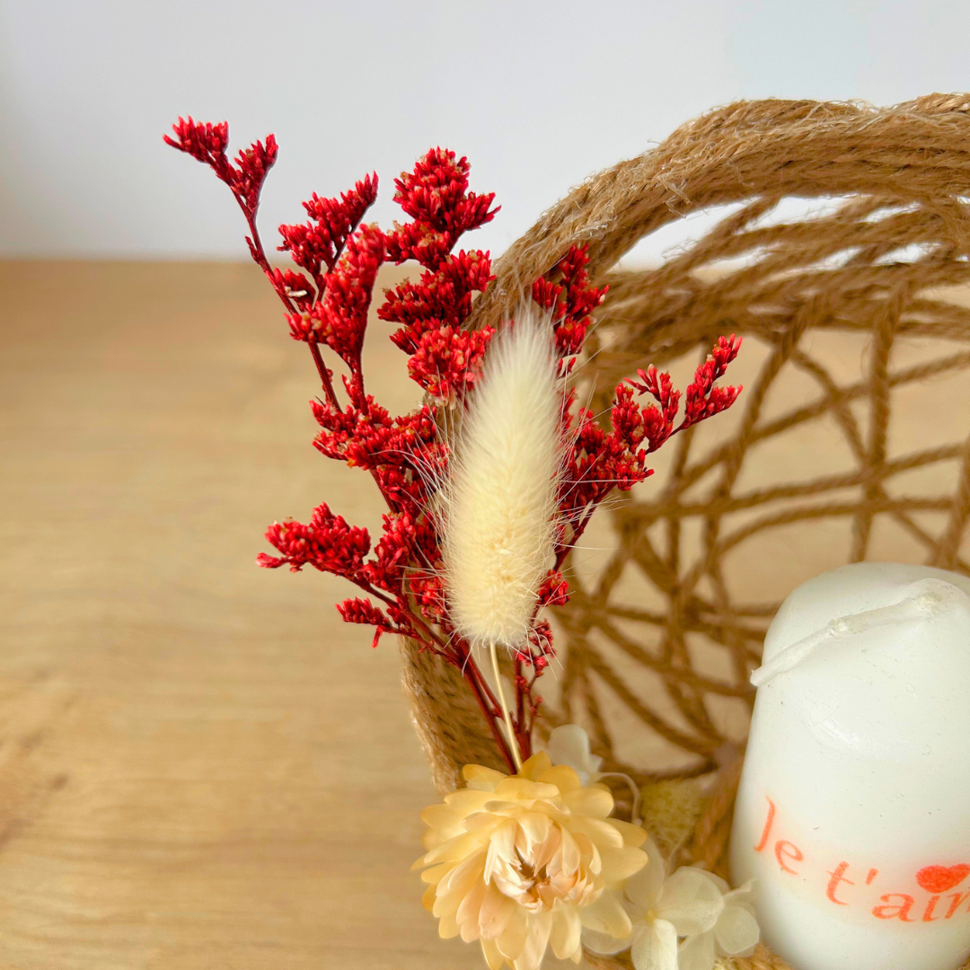 Composition florale personnalisée avec bougie – Cadeau Saint-Valentin romantique