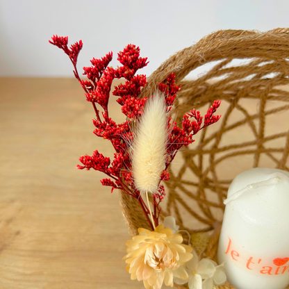 Composition florale personnalisée avec bougie – Cadeau Saint-Valentin romantique