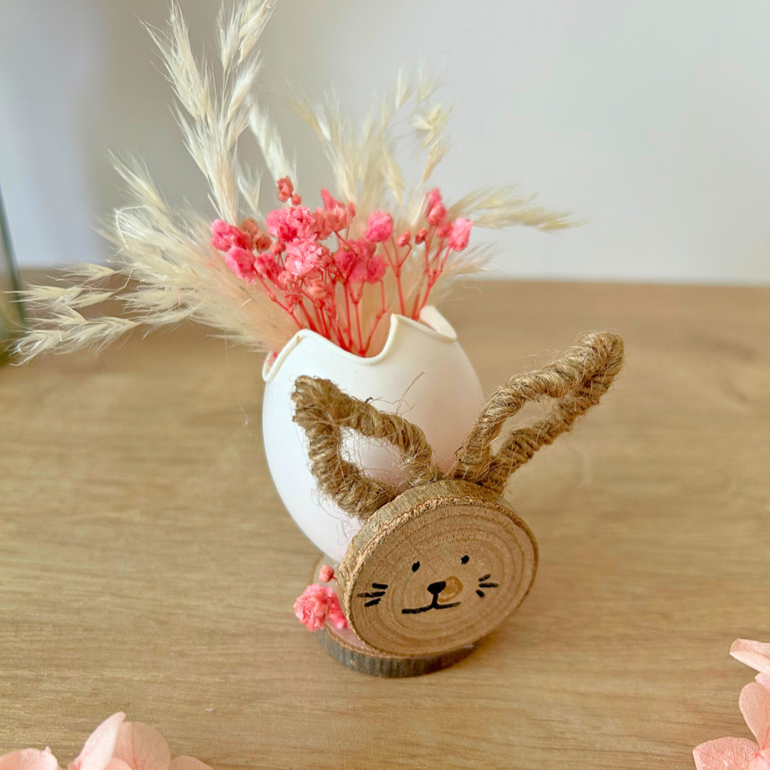 Décoration de table pâques – Lapin en bois avec fleurs séchées