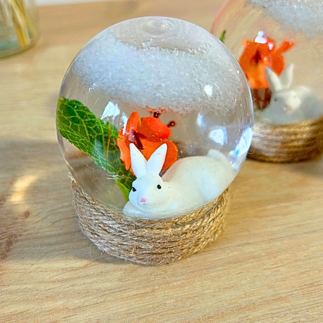 Boule de neige décorative Pâques – lapin & fleurs