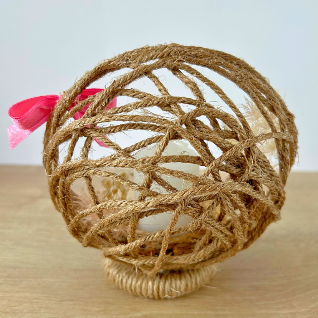 Composition florale personnalisée avec bougie – Cadeau d’anniversaire unique et fait main