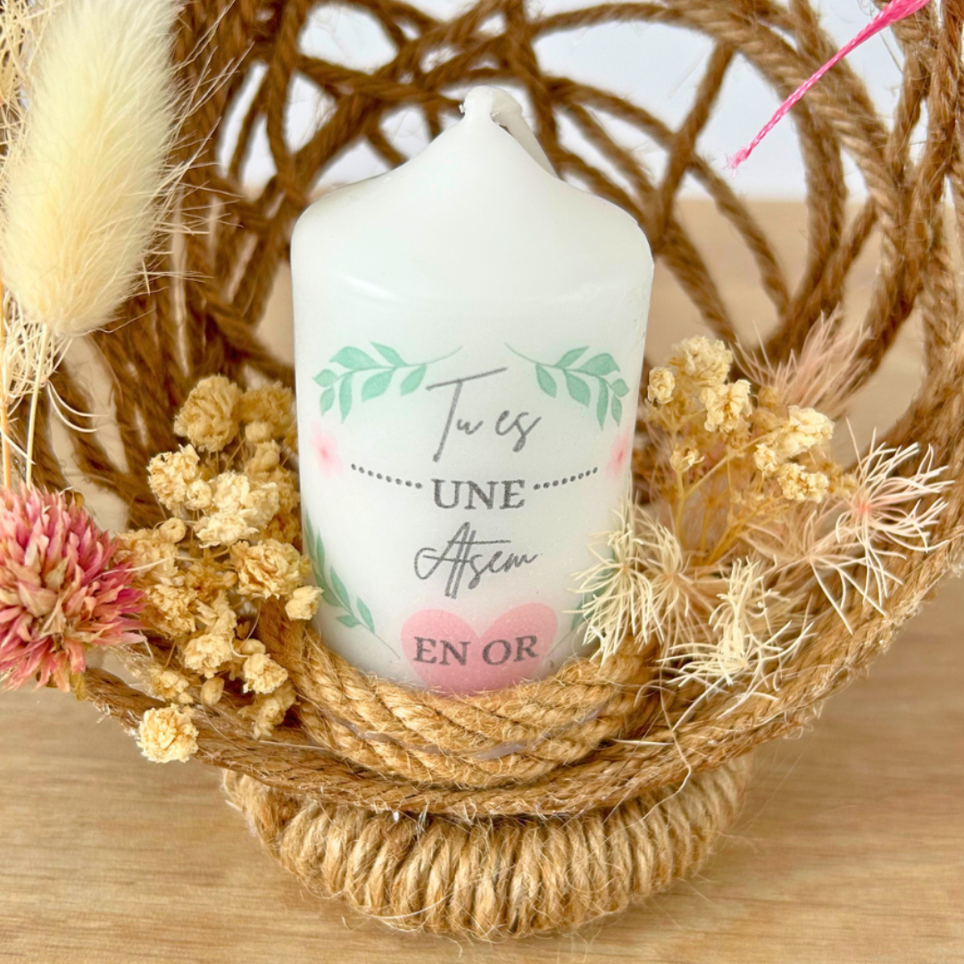 Composition florale personnalisée avec bougie – Cadeau maîtresse, nounou, ATSEM fin d’année