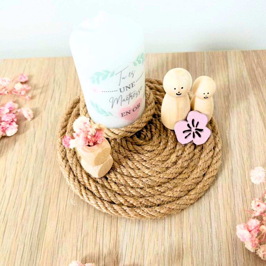 Bougeoir Personnalisé avec Bougie & Fleurs Séchées – Cadeau de Fin d’Année pour Maîtresse, Maître, ATSEM