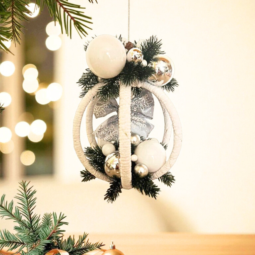 Grande Boule de Noël Lumineuse – Création Artisanale en Bambou et Laine