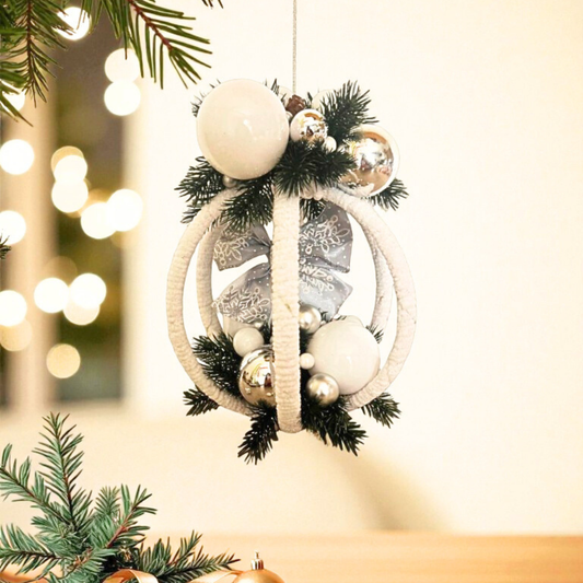Grande Boule de Noël Lumineuse – Création Artisanale en Bambou et Laine
