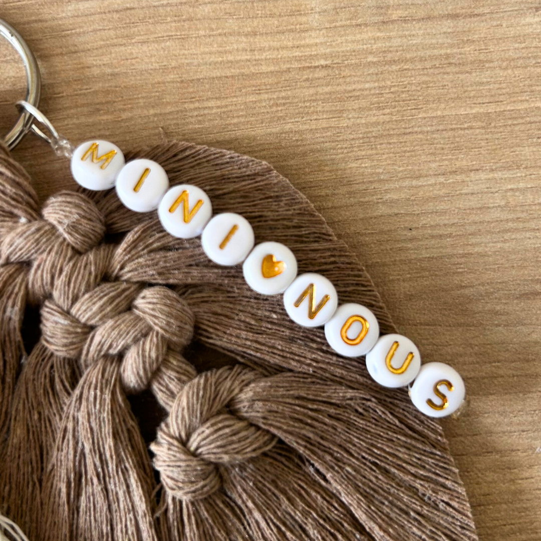 Porte-clé personnalisé macramé – annonce grossesse avec prénom ou message