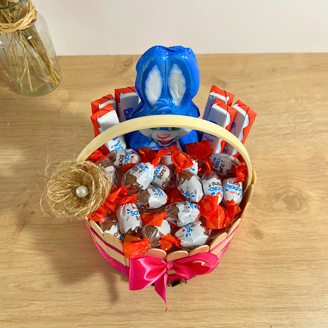 Panier de Pâques garni – chocolats & lapin personnalisable