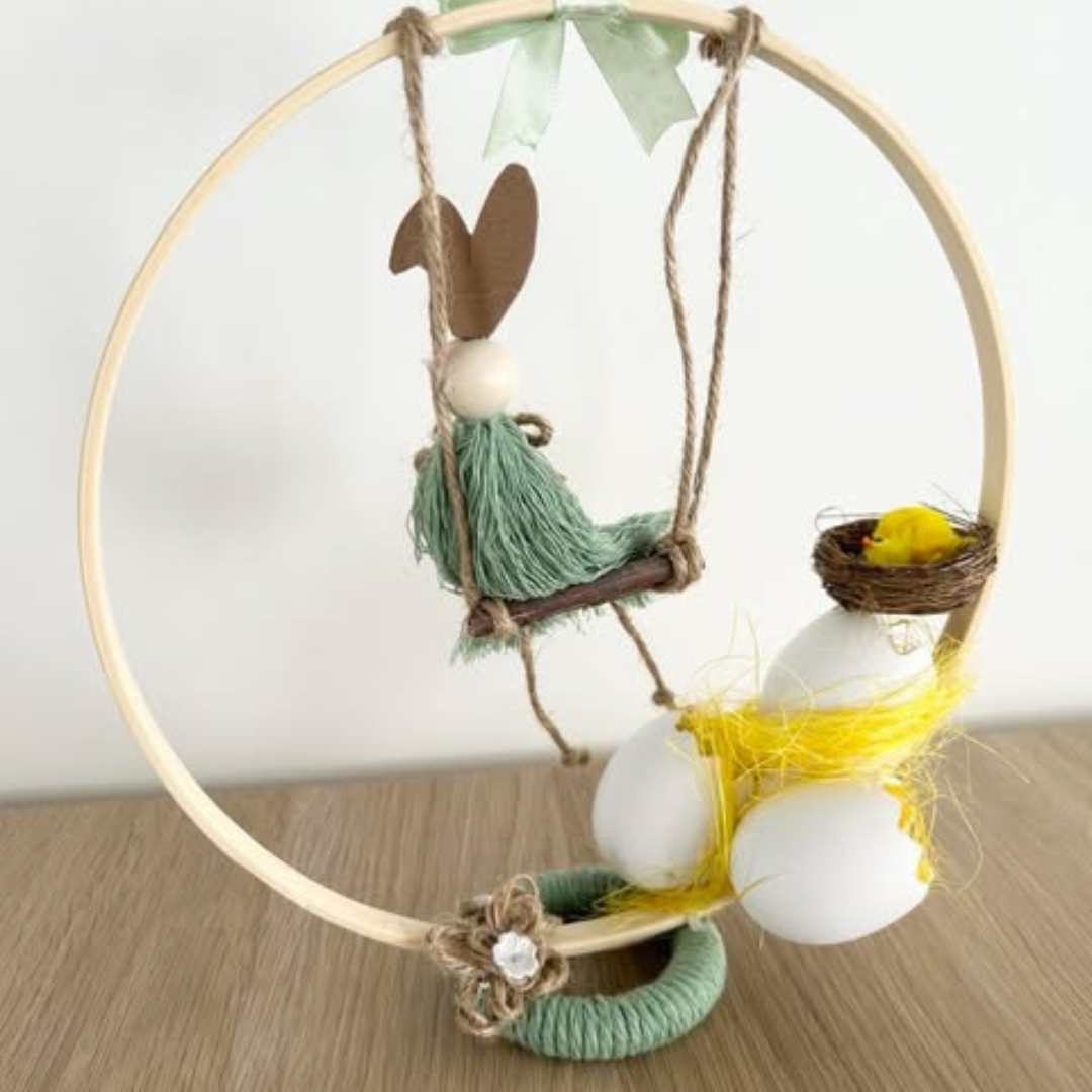 Centre de table de Pâques – Cercle bois & lapin en macramé