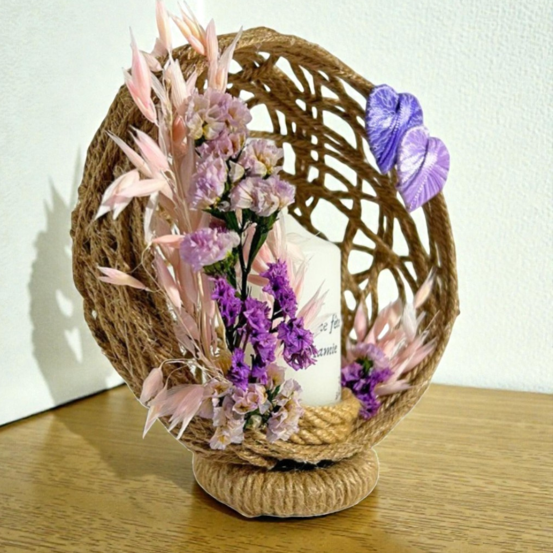 Composition florale personnalisée avec bougie – Cadeau Fête des Grand-Mères unique