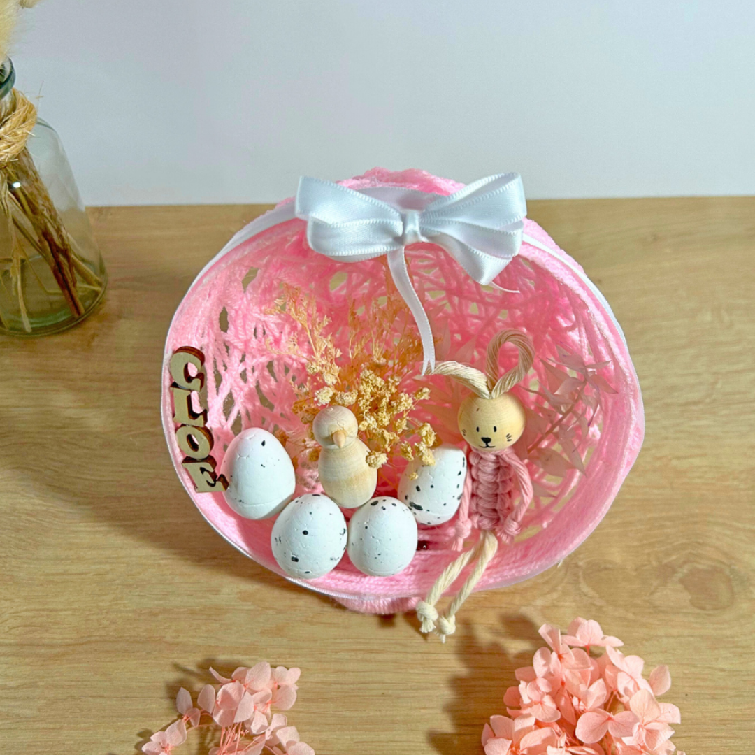 Œuf de Pâques personnalisé – décoration lapin macramé & fleurs séchées