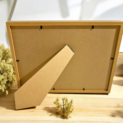 Cadre Scrabble personnalisé avec prénoms et fleurs séchées – cadeau personnalisé fait main
