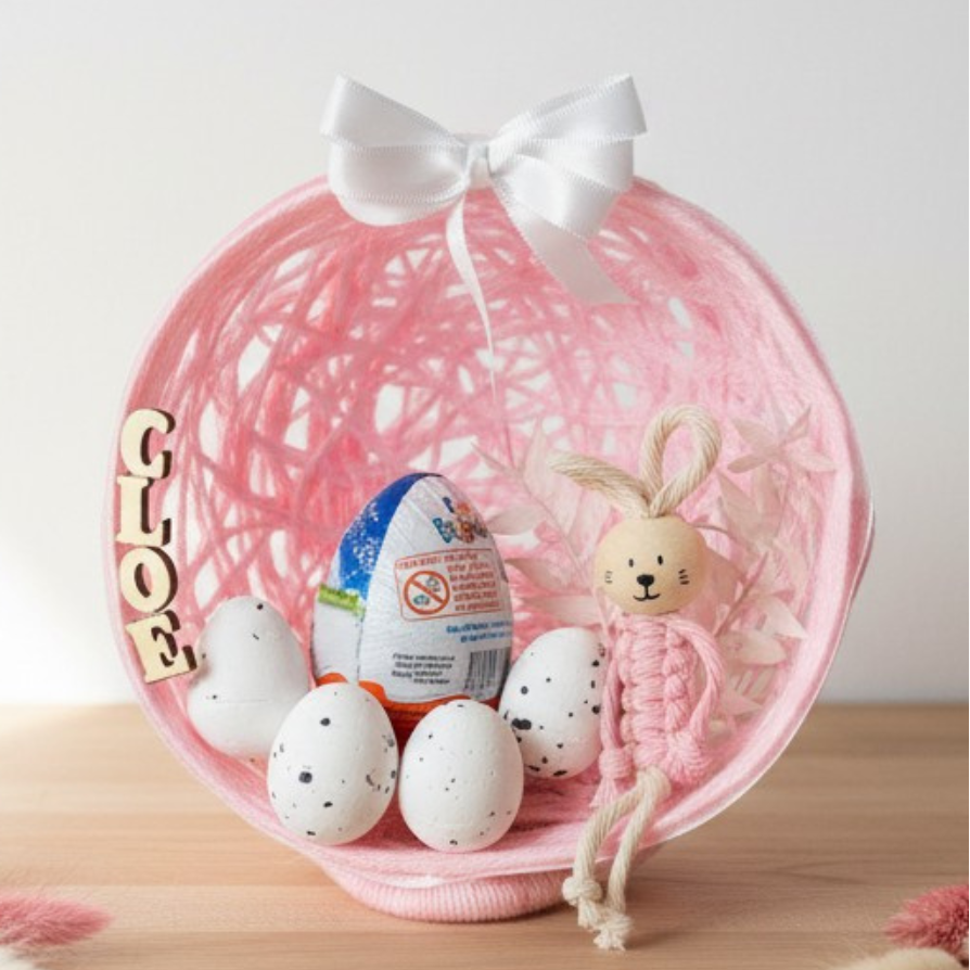 Œuf de Pâques personnalisé – lapin macramé & œuf Kinder
