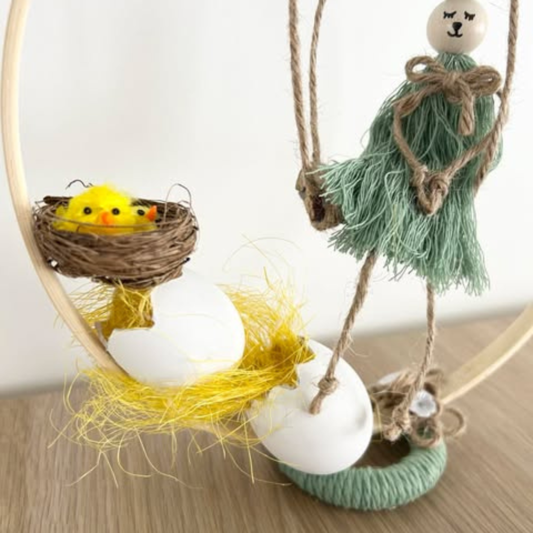 Centre de table de Pâques – Cercle bois & lapin en macramé
