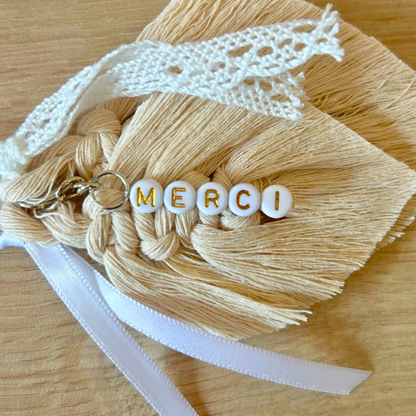 Porte-clés personnalisé macramé avec prénom – Cadeau invité baptême